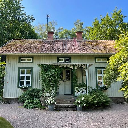 Bed and Breakfast Aeppelgarden Mariestad Zewnętrze zdjęcie